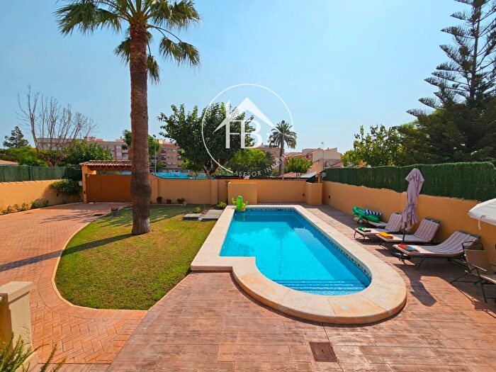 Casas en venta y pisos alquiler - 1