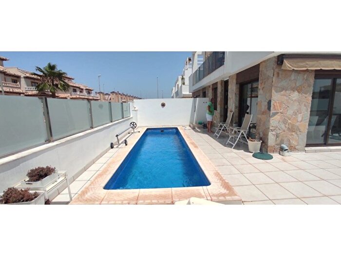 Casa en venta en Orihuela Costa, Lomas de Cabo Roig Los Dolses de 2 habitaciones