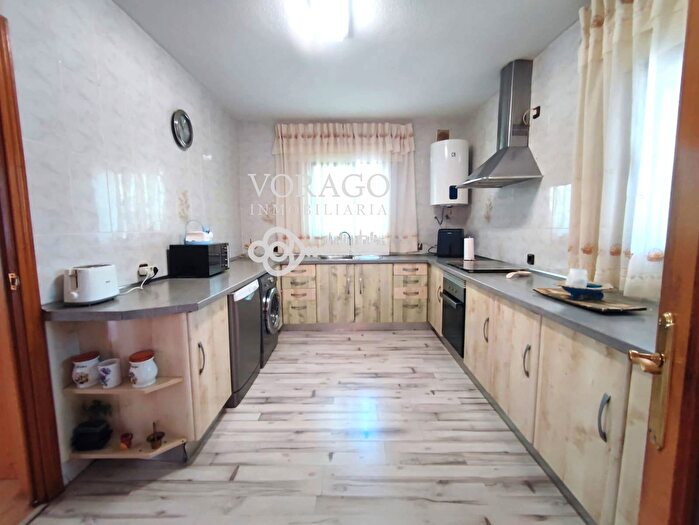 Casas en venta y pisos alquiler - 3