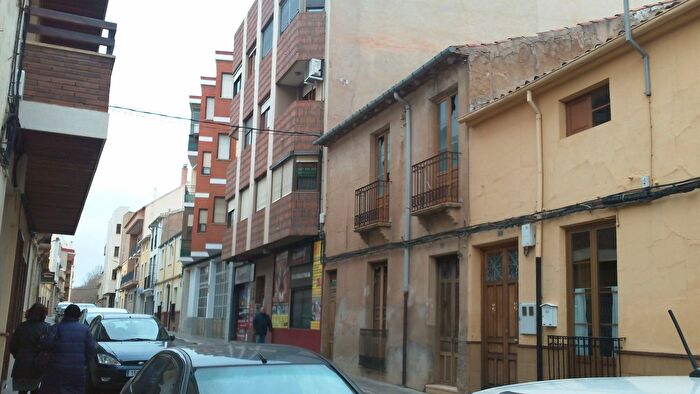 Casas en venta y pisos alquiler - 1