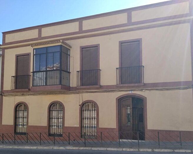 Casas en venta y pisos alquiler - 1