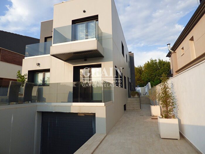 Casas en venta y pisos alquiler - 2