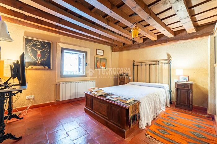 Casas en venta y pisos alquiler - 3