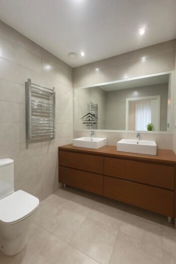 Casas en venta y pisos alquiler - 3