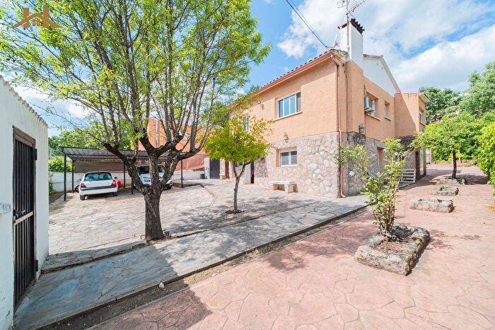 Casa en venta en Navahondilla, Ávila de 4 habitaciones