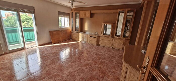 Casas en venta y pisos alquiler - 1