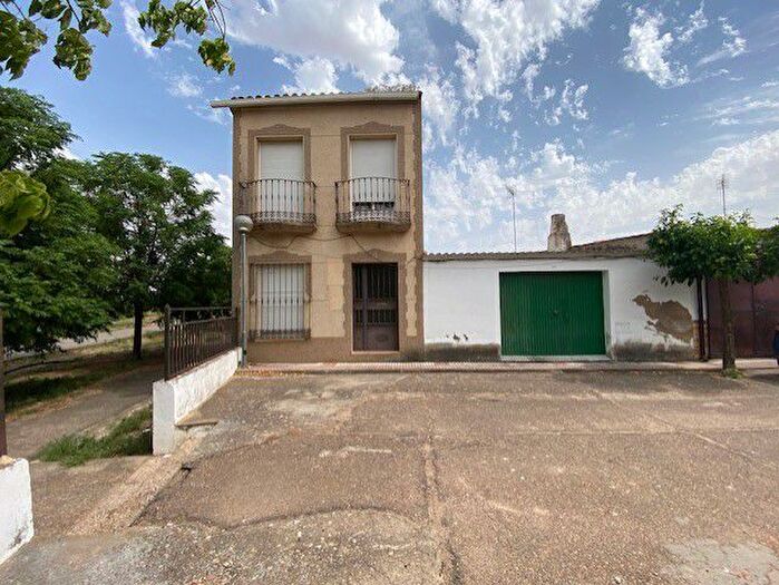 Casas en venta y pisos alquiler - 2