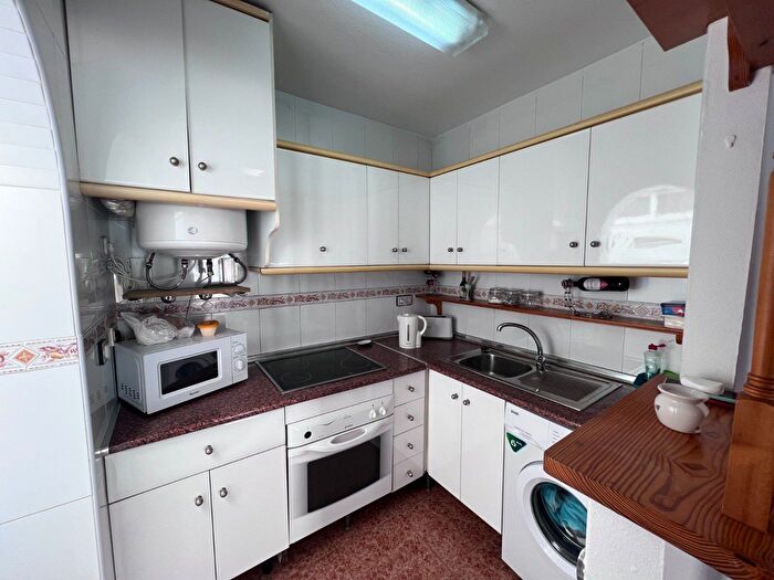 Casas en venta y pisos alquiler - 2