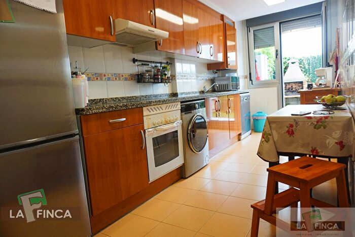 Casas en venta y pisos alquiler - 3