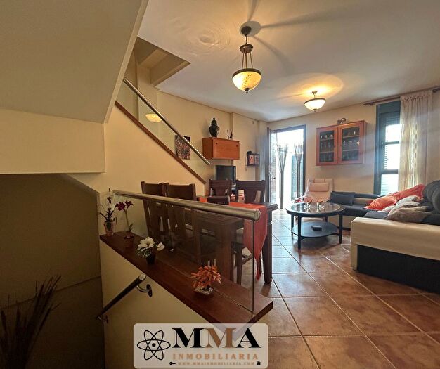 Casas en venta y pisos alquiler - 3