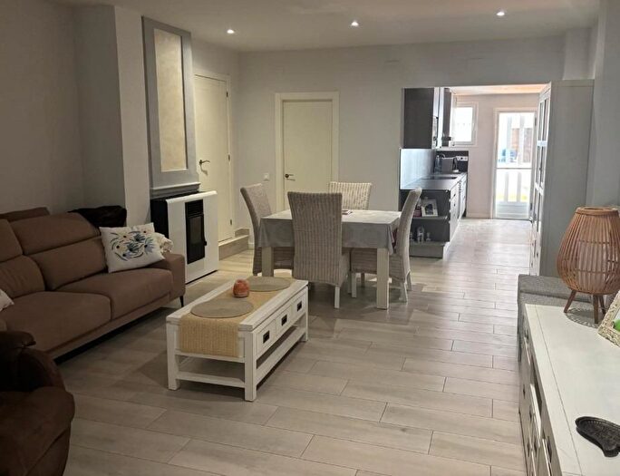 Casas en venta y pisos alquiler - 1