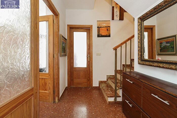 Casas en venta y pisos alquiler - 2