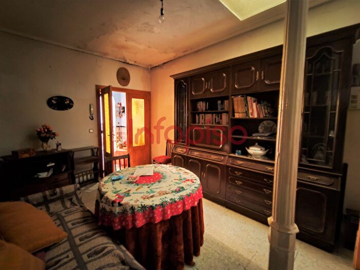 Casas en venta y pisos alquiler - 3