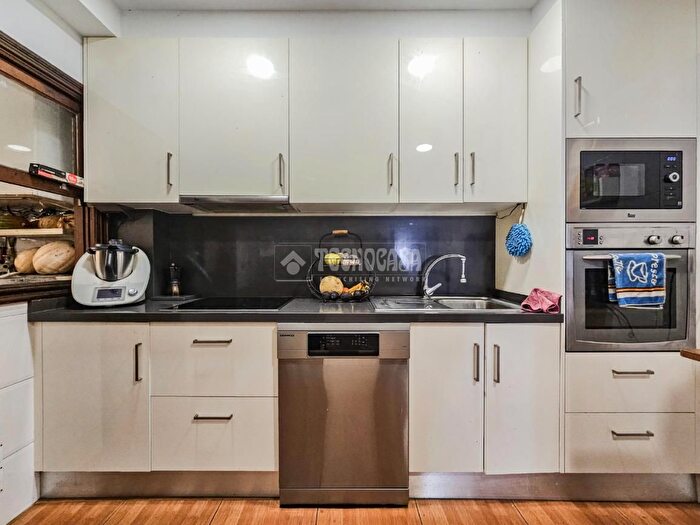 Casas en venta y pisos alquiler - 3