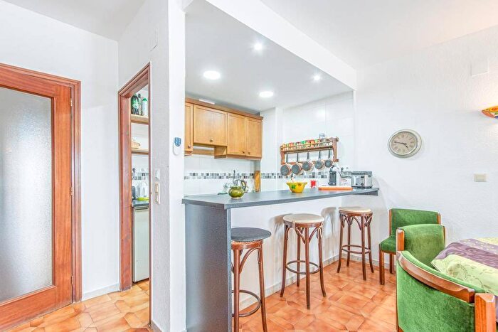 Casas en venta y pisos alquiler - 3