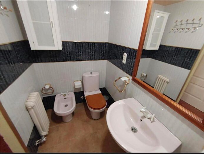 Casas en venta y pisos alquiler - 3