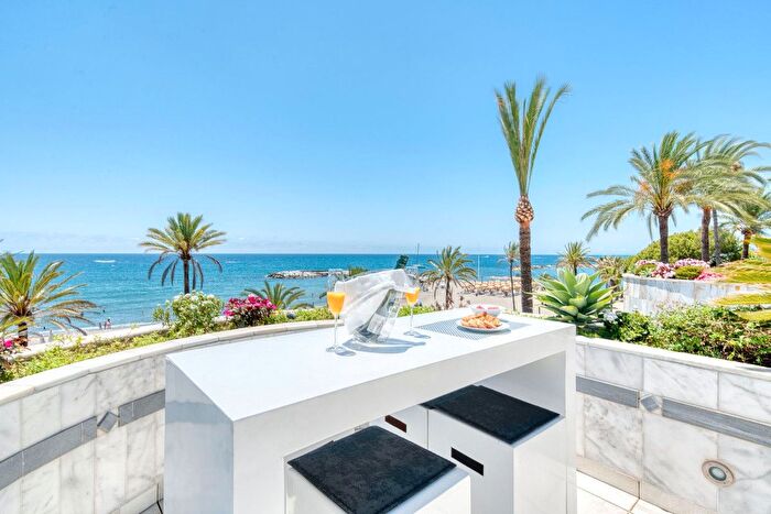 Piso en alquiler en Nueva Andalucía, Puerto Banús de 3 habitaciones