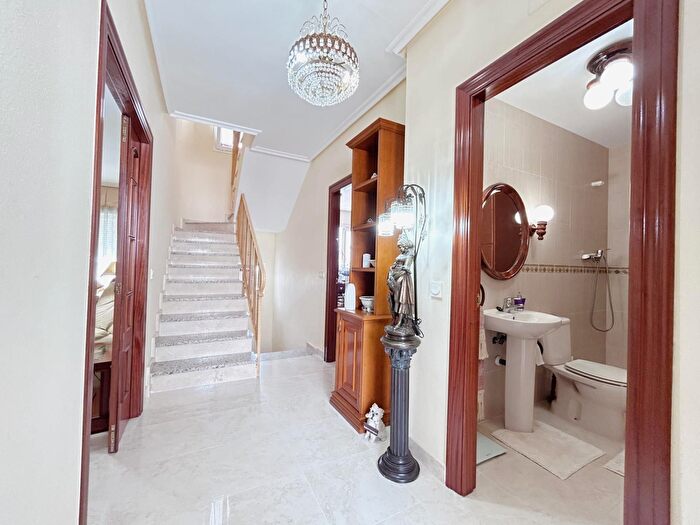 Casas en venta y pisos alquiler - 3