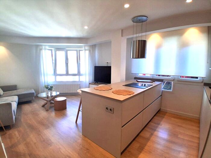 Casas en venta y pisos alquiler - 1