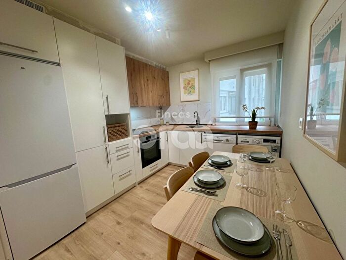 Casas en venta y pisos alquiler - 1