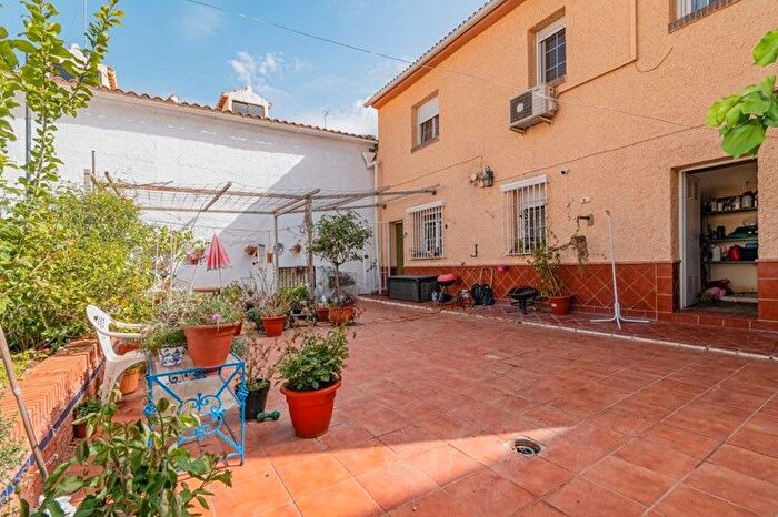 Casa en venta en Ogíjares, Granada de 5 habitaciones