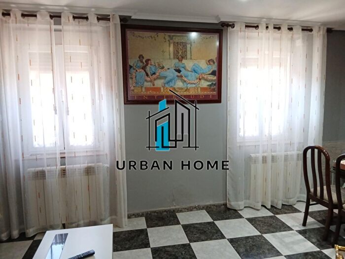 Casas en venta y pisos alquiler - 3