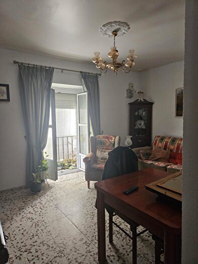 Casas en venta y pisos alquiler - 1