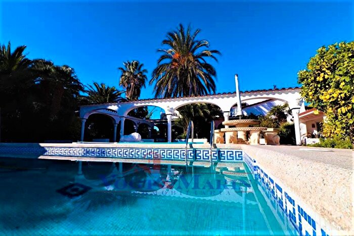 Casa en venta en Carmençó, Empuriabrava de 5 habitaciones