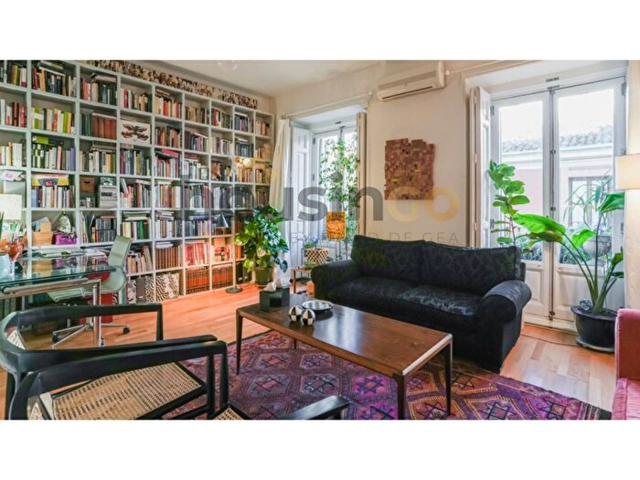 Casas en venta y pisos alquiler - 1