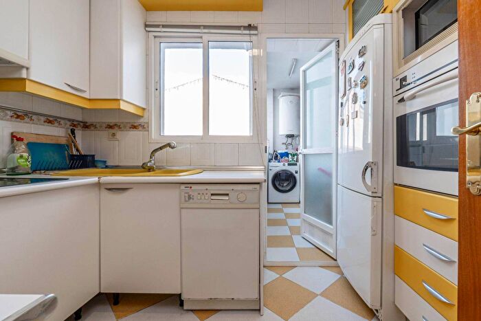 Casas en venta y pisos alquiler - 2
