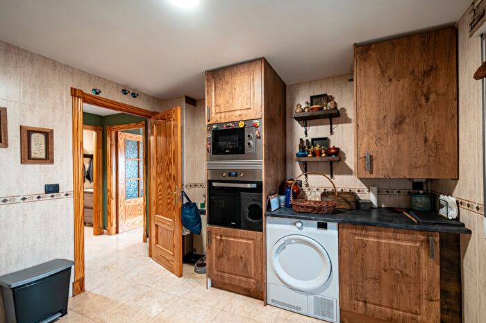 Casas en venta y pisos alquiler - 2