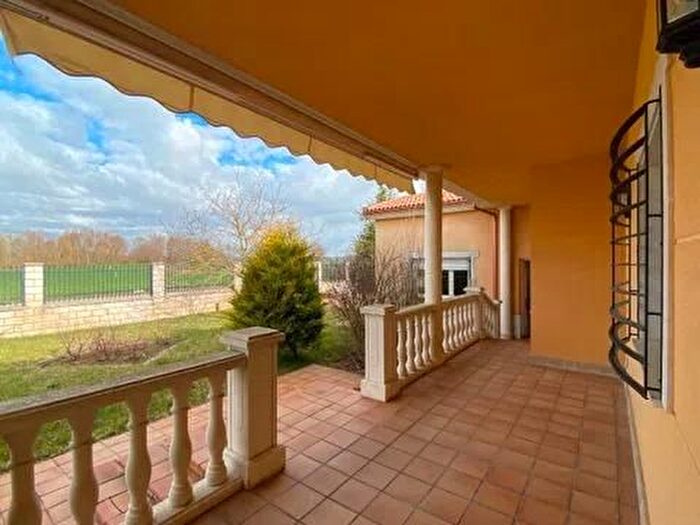 Casa en venta en Fresnedillas de la Oliva, Madrid de 4 habitaciones