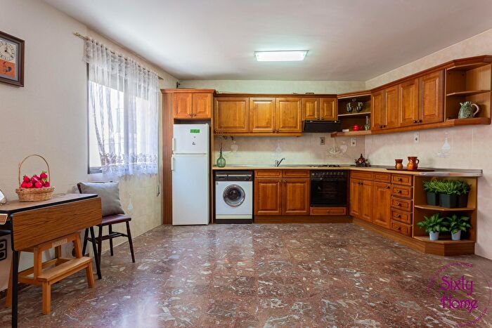Casas en venta y pisos alquiler - 3