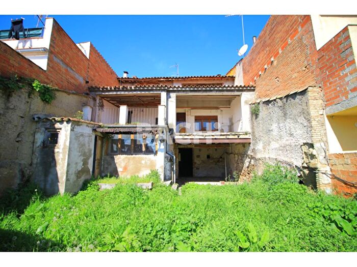 Casas en venta y pisos alquiler - 1