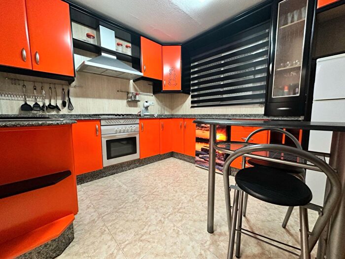 Casas en venta y pisos alquiler - 2