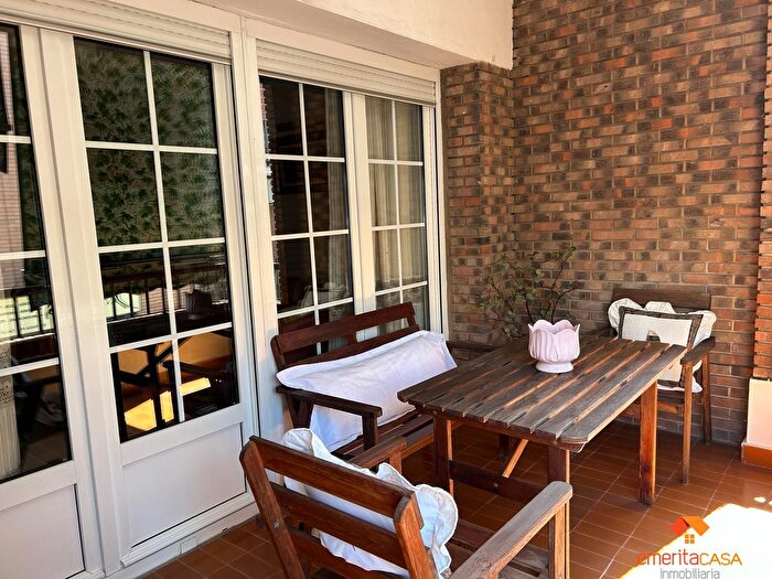 Casas en venta y pisos alquiler - 1