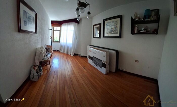 Casas en venta y pisos alquiler - 3