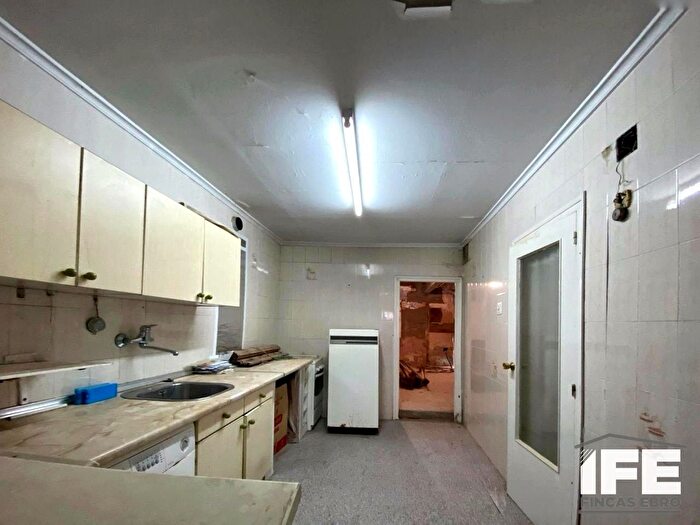 Casas en venta y pisos alquiler - 3