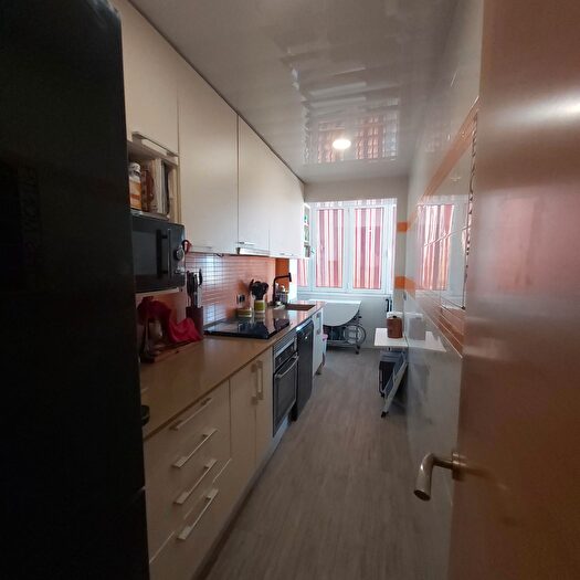 Casas en venta y pisos alquiler - 3