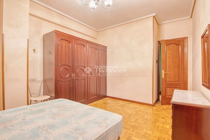 Casas en venta y pisos alquiler - 3