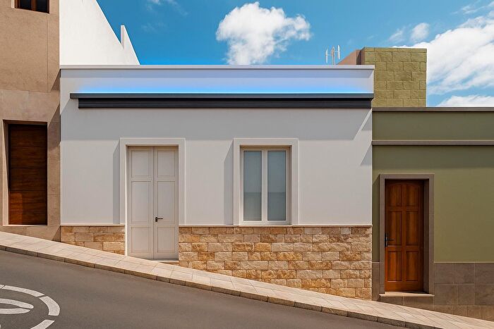 Casas en venta y pisos alquiler - 1