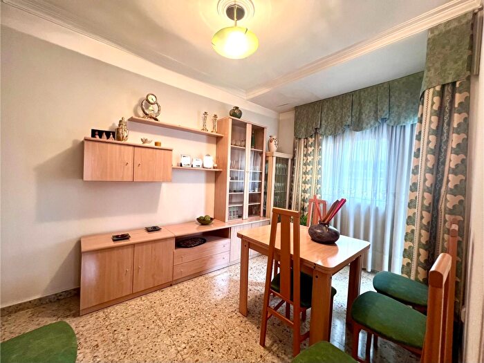 Casas en venta y pisos alquiler - 2