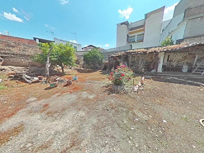 Casas en venta y pisos alquiler - 3