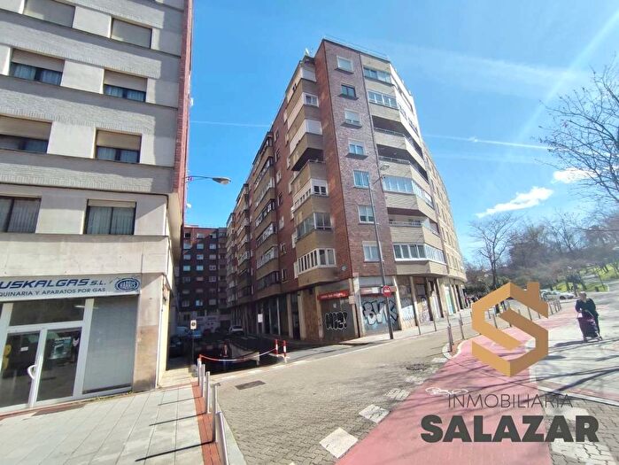 Casas en venta y pisos alquiler - 1