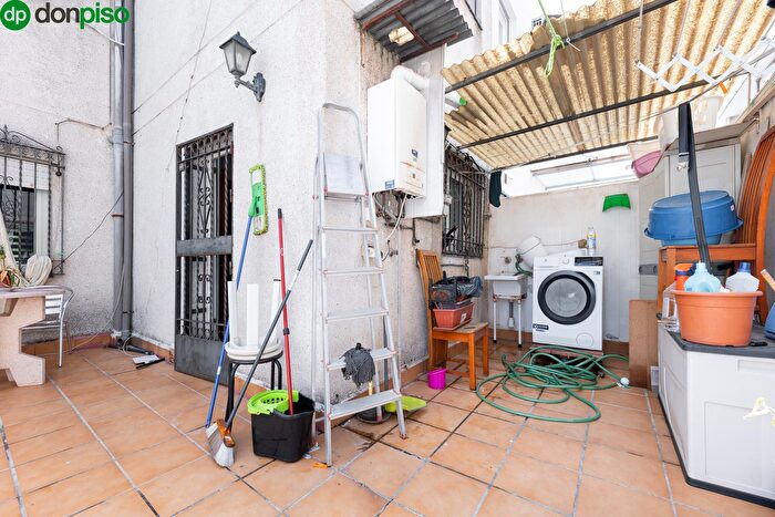 Casas en venta y pisos alquiler - 3