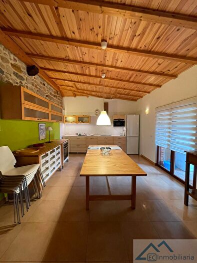 Casas en venta y pisos alquiler - 3