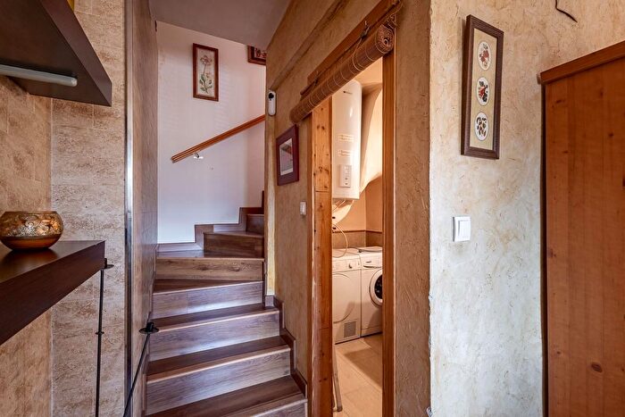 Casas en venta y pisos alquiler - 2