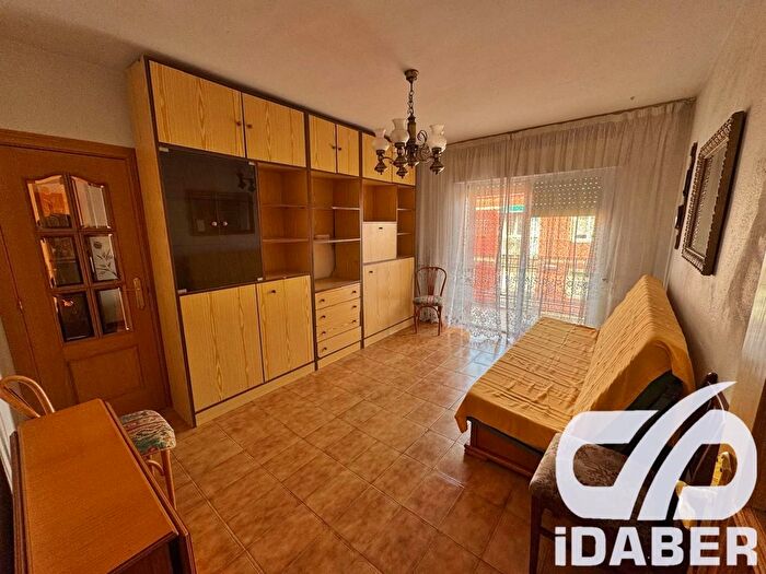 Casas en venta y pisos alquiler - 1