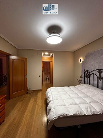 Casas en venta y pisos alquiler - 3