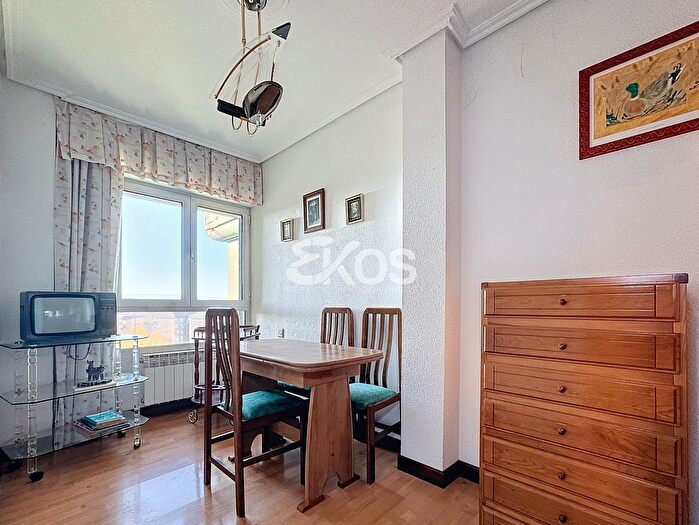 Casas en venta y pisos alquiler - 3